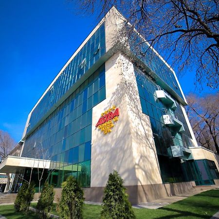 Astra Hotel Almati Kültér fotó