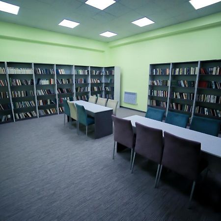 Astra Hotel Almati Kültér fotó