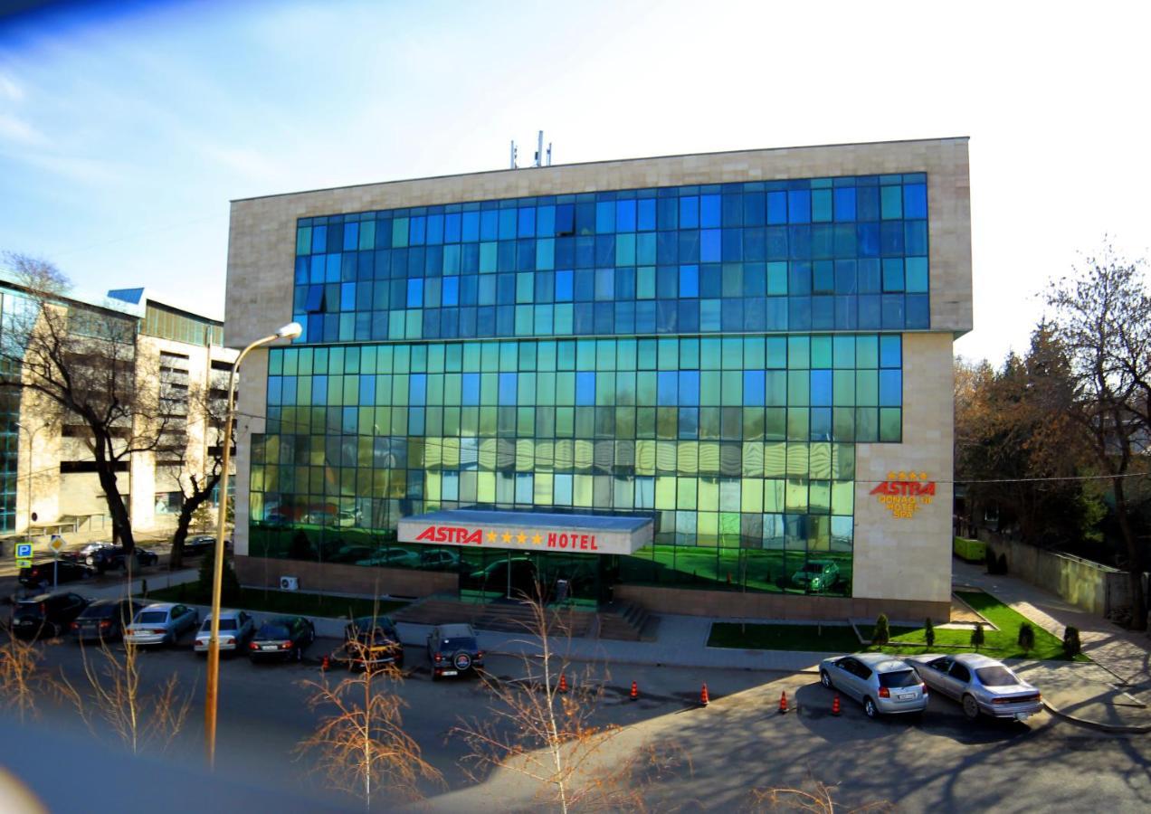 Astra Hotel Almati Kültér fotó