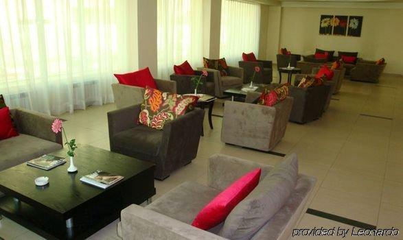 Astra Hotel Almati Kültér fotó