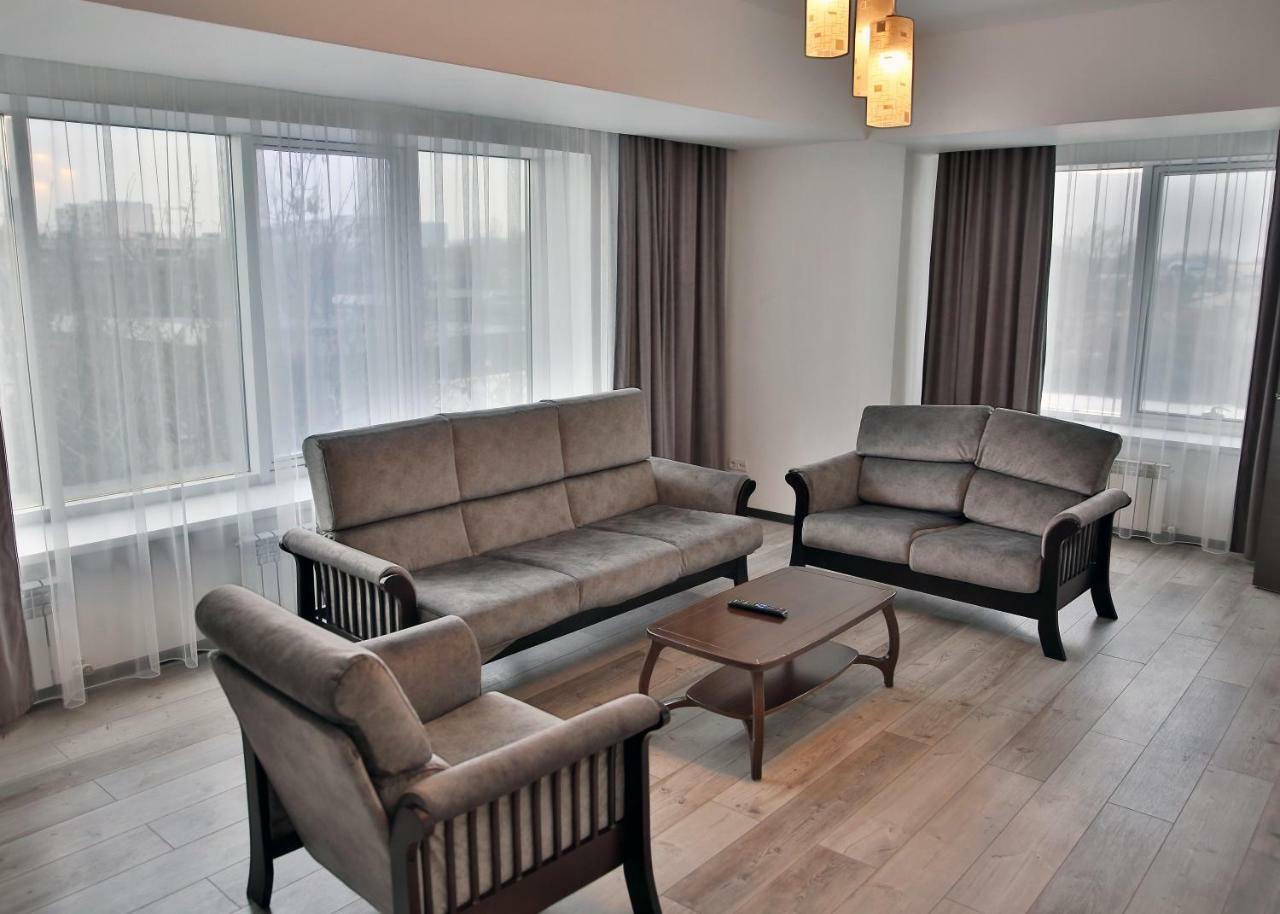 Astra Hotel Almati Kültér fotó