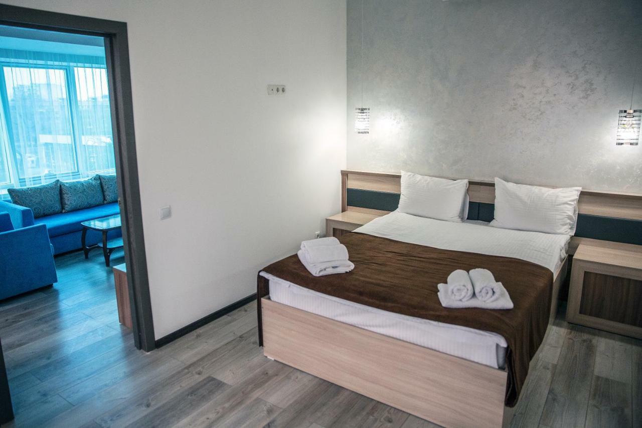 Astra Hotel Almati Kültér fotó