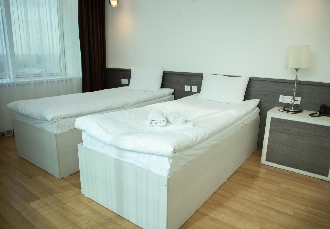 Astra Hotel Almati Kültér fotó